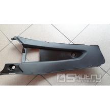 Pravý krycí plast podlahy - Aprilia SR Max, Gilera Nexus - Černá (Meteor Black 94/A), Červená (Dragon Red 894, Red 885)