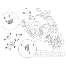 6.06 Regulátor napětí, zapalovací cívka a kabel - Gilera Runner 125 VX 4T 2005-2006 UK (ZAPM46100)