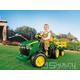 John Deere Ground Force s vlekem Peg Pérego