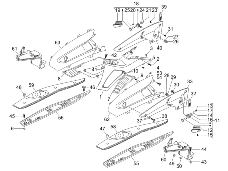 2.31 Středový plast, stupačky - Gilera Nexus 500 4T LC 2006-2008 (ZAPM35200)