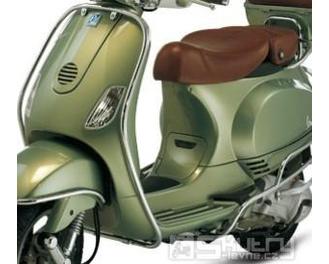 Přední ochranný chromovaný rám - Vespa LX-LXV