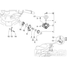 2.46 Zámky - Gilera Runner 125 "SC" VX 4T 2006-2007 (ZAPM46100)