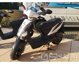 Kymco Agility 50 4T E5 25 km/h (bez řidičského oprávnění) - barva stříbrná matná