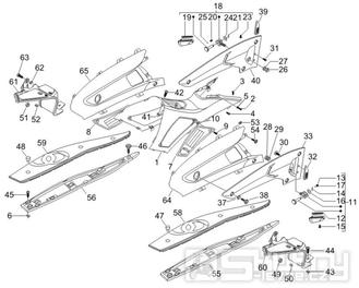 2.31 Středový plast, stupačky - Gilera Nexus 250 4T LC 2006 UK (ZAPM35300)