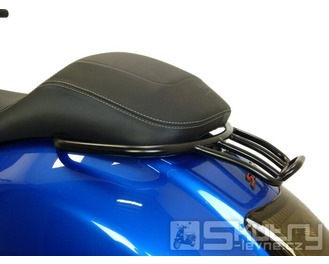 Zadní nosič Moto Nostra s madly pro spolujezdce, Vespa GT, GTS, GTS HPE 125–300, černý matný